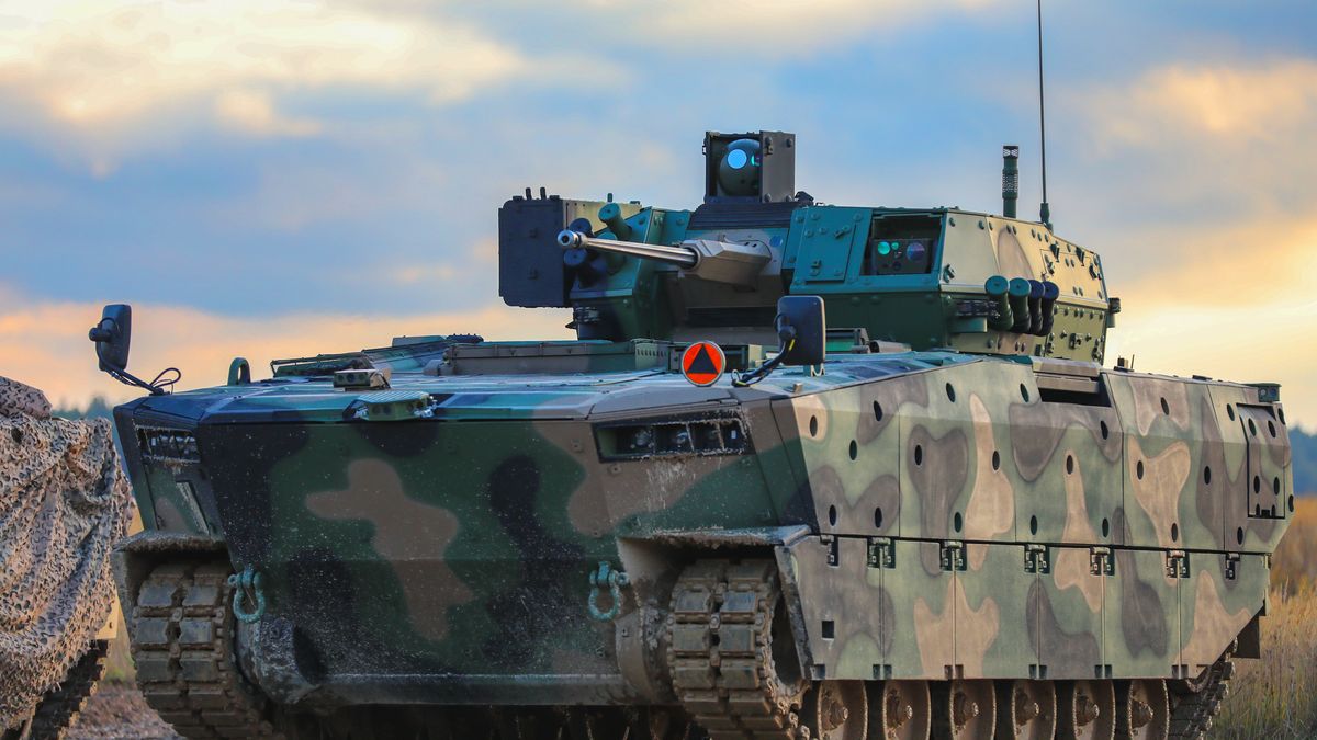 Bojowy wóz piechoty Borsuk z wieżą ZSSW-30