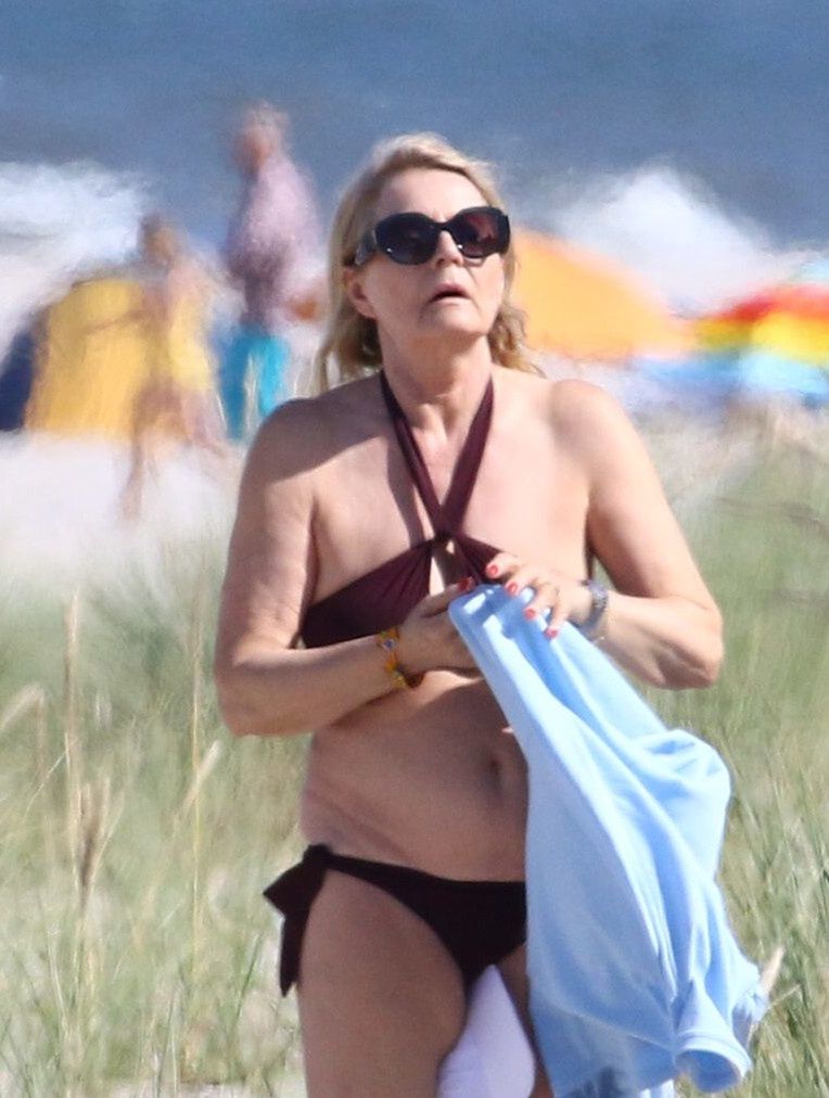 Grażyna Szapołowska wygrzewa się na jurackiej plaży