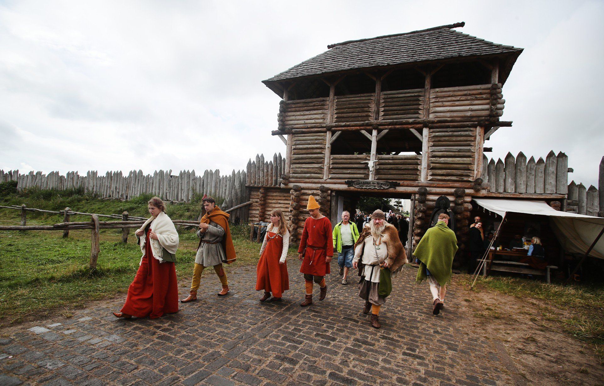 WOLIN ZACHODNIOPOMORSKIE 31 07 2025 30 FESTIWAL SLOWIAN I WIKINGOW NA WYSPIE WOLIN IMPREZA OD LAT PRZYCIAGAJACA REKONSTRUKTOROW Z CALEGO SWIATA FOT ANDRZEJ SZKOCKI/ POLSKA PRESS