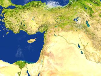 Ewakuacja lotniska na Cyprze. Niezidentyfikowany obiekt na radarach