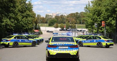 Drogówka z nowym sprzętem. BMW M340i i mierniki TruCam II trafią na polskie drogi