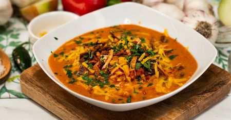 W jesienne popołudnie rozgrzej się zupą enchilada. Od stołu nikt nie odejdzie głodny
