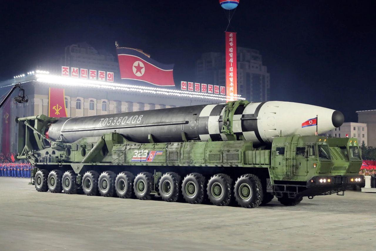 Korea Północna prezentuje nowy międzykontynentalny pocisk balistyczny