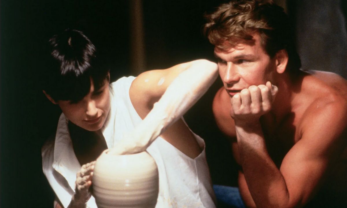 "Uwierz w ducha" z Demi Moore i Patrickiem Swayze weszło do kin w 1990 r.