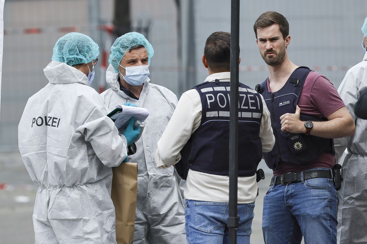Police officer dies in Mannheim knifeman attack, president shocked