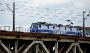 Piekielna podróż na Hel pociągiem. 13 godzin jazdy w ścisku. O kuszetce można pomarzyć