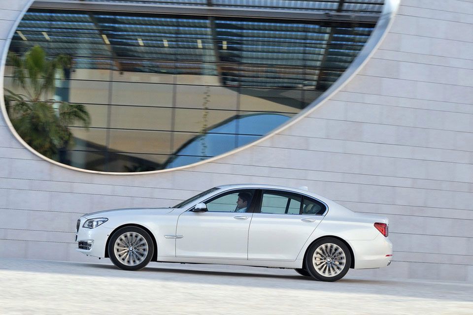 BMW serii 7 na rok 2013 - megagaleria niemieckiego okrętu flagowego 154