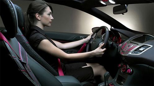 Antonella - wirtualna kobieta reklamująca samochody 1