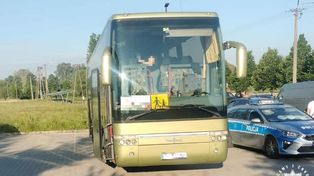 Kierowca autokaru miał zawieźć dzieci na wycieczkę. Badanie wykazało alkohol