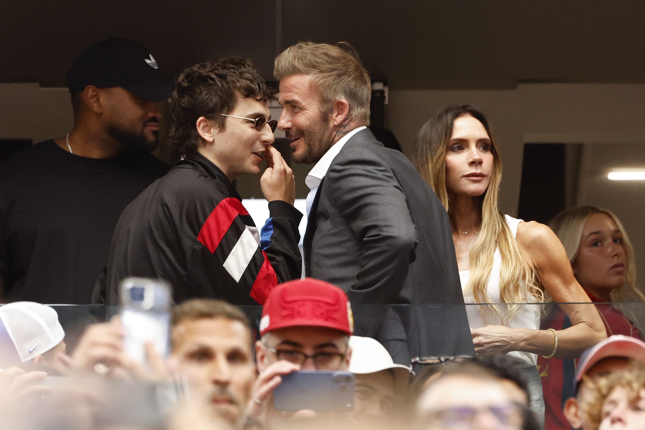 Znudzona Victoria Beckham na meczu Hiszpanii z Francją
