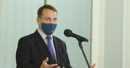 Radosław Sikorski o liście do Tadeusza Rydzyka. "Audycja z celi Ojca Dyrektora"