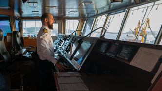 Siły specjalne odbiły statek handlowy płynący do Polski. Kapitan i załoga "w poważnym niebezpieczeństwie"