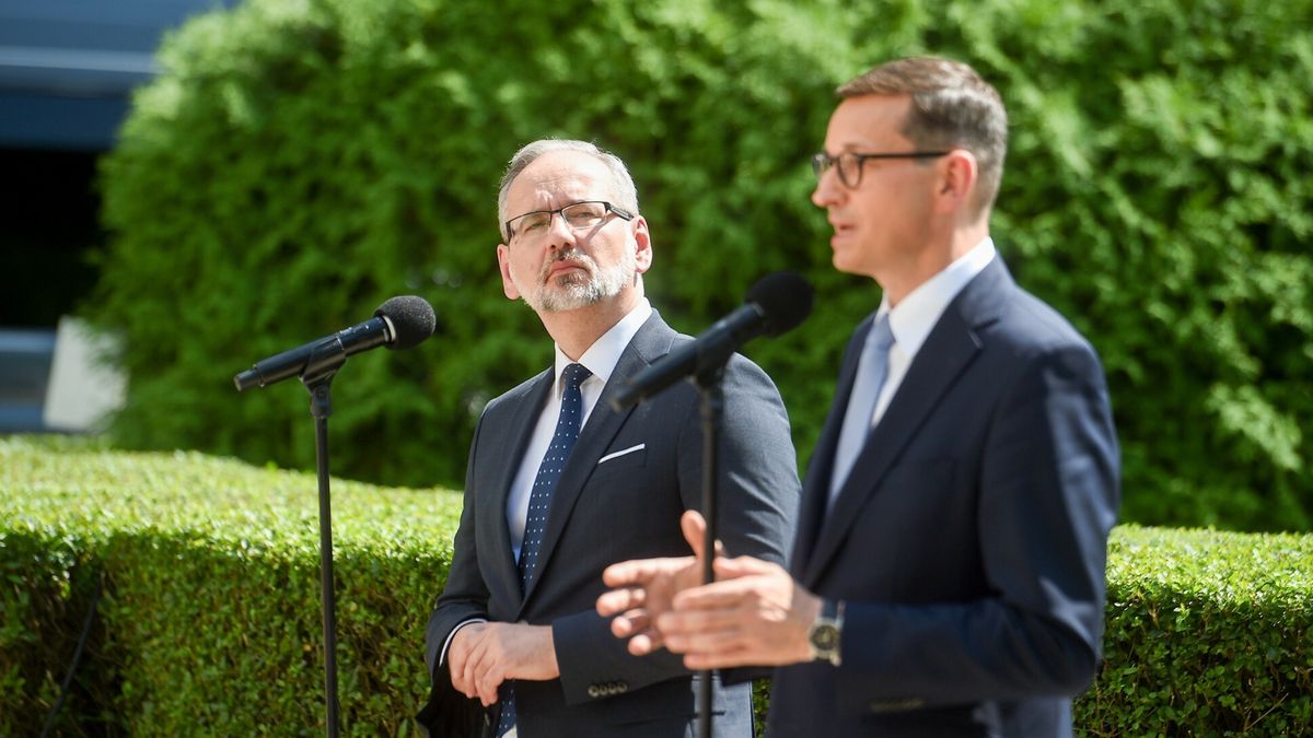 Mateusz Morawiecki, Adam Niedzielski