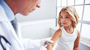 Zaszczep swoje dziecko przed HPV. Poradnik małopolskiego NFZ