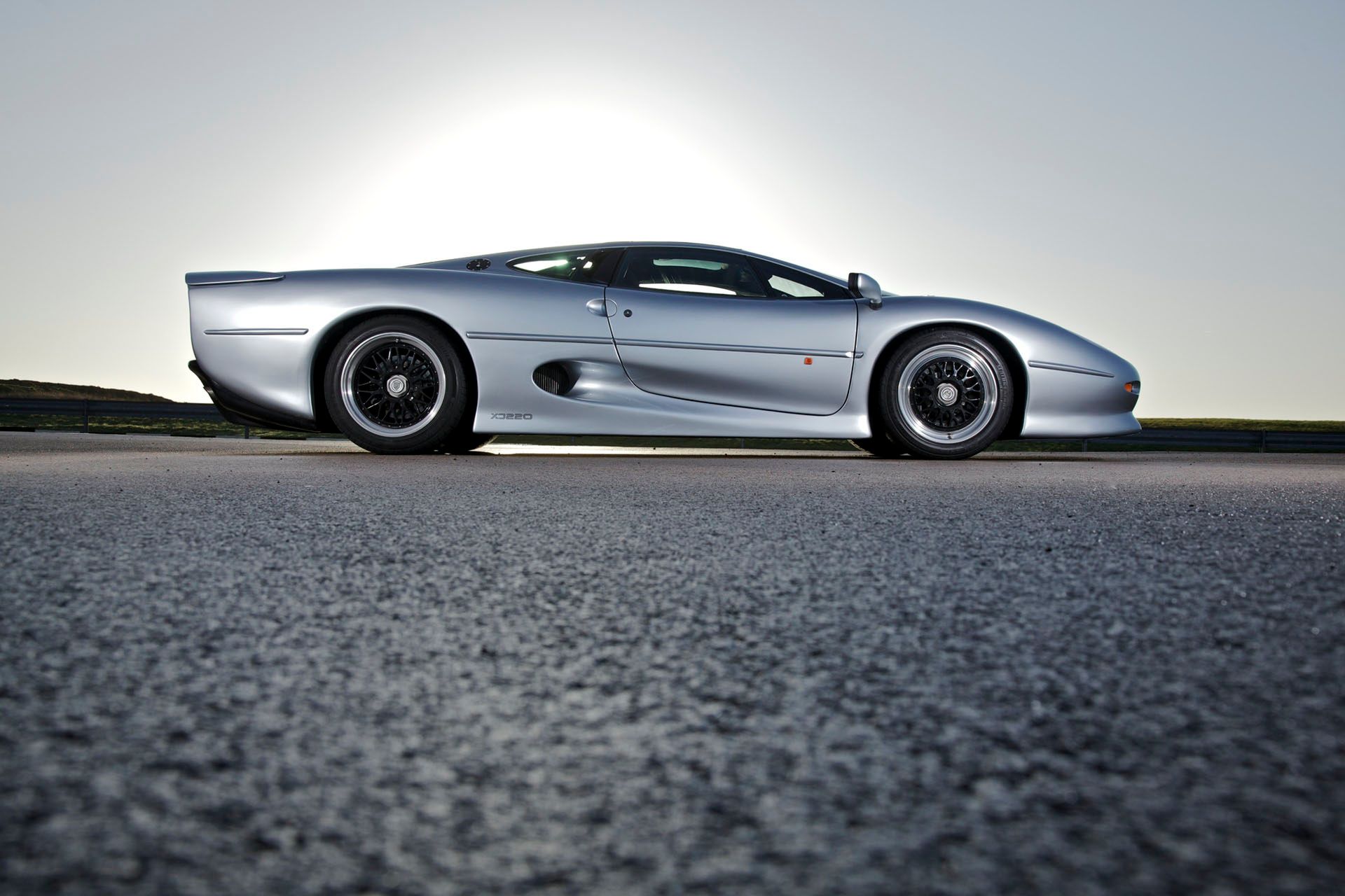 Jaguar XJ220 1