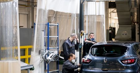 Renault odnawia stare auta i znów je sprzedaje. Tworzy już drugą taką fabrykę