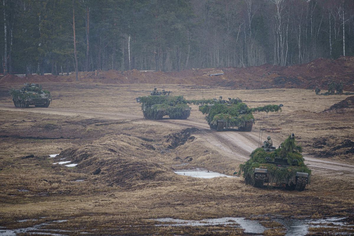 Ćwiczenia NATO na poligonie wojskowym Tapa w Estonii. Zdjęcie ilustracyjne 