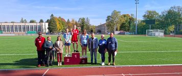 Sportowe emocje na stadionie w Ostrowcu! Młodzi lekkoatleci z całego regionu walczyli o mistrzostwo województwa