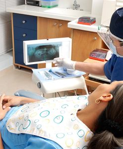 Koronawirus w Polsce. Stomatolog w Giżycku zakażony. Na kwarantannie 70 osób