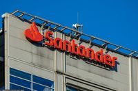 Logo Arkadiusz Zi�?ek
Fot. Arkadiusz Ziolek/East News.
n/z Logo banku Santander.
ARKADIUSZ ZIOLEK
