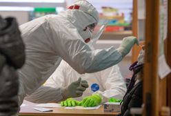 Warszawa. Rosną kolejki do pobrania wymazów na koronawirusa. Przybywa pacjentów