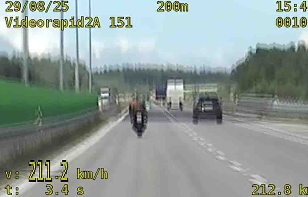 Bolesławiec: Motocyklista pędził ponad 210 km/h bo spieszył się do dziewczyny