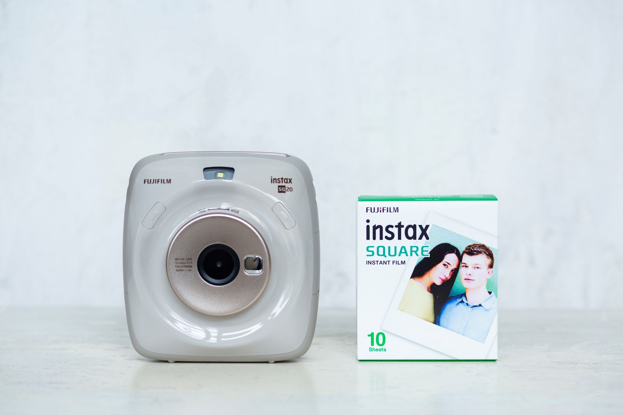 Fujifilm Instax SQ20 z możliwością nagrania filmów i 4-krotnym zoomem 4