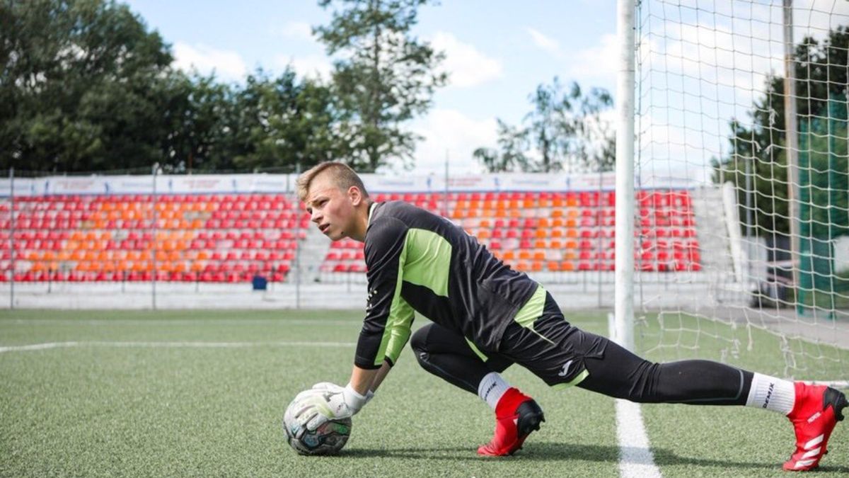 Rosja. Piorun uderzył w młodego bramkarza