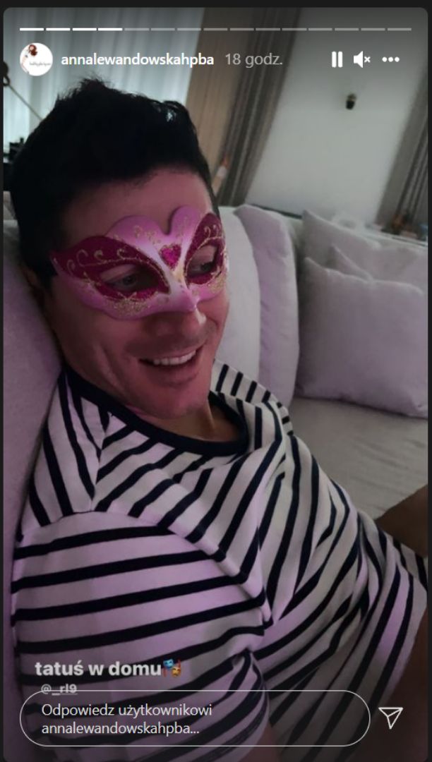 "Tatuś w domu" - napisała Anna Lewandowska.