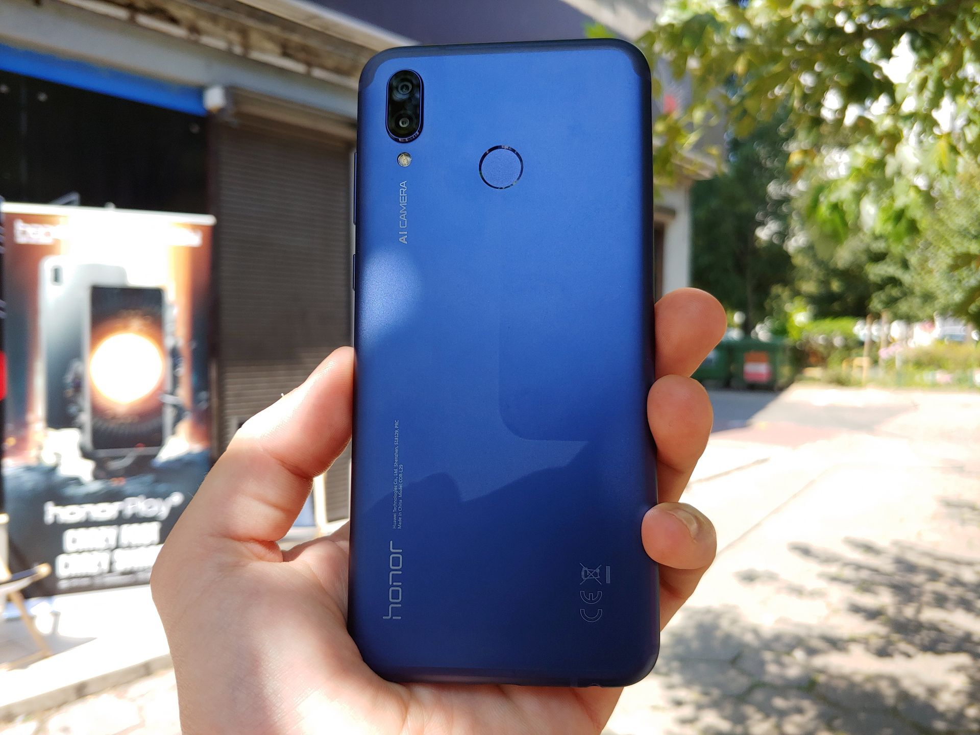 Najtańszy smartfon z flagową specyfikacją. Honor Play wchodzi do Polski 2