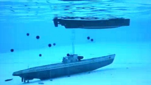 Zdalnie sterowany okręt zrzuca działające bomby! [wideo] 1