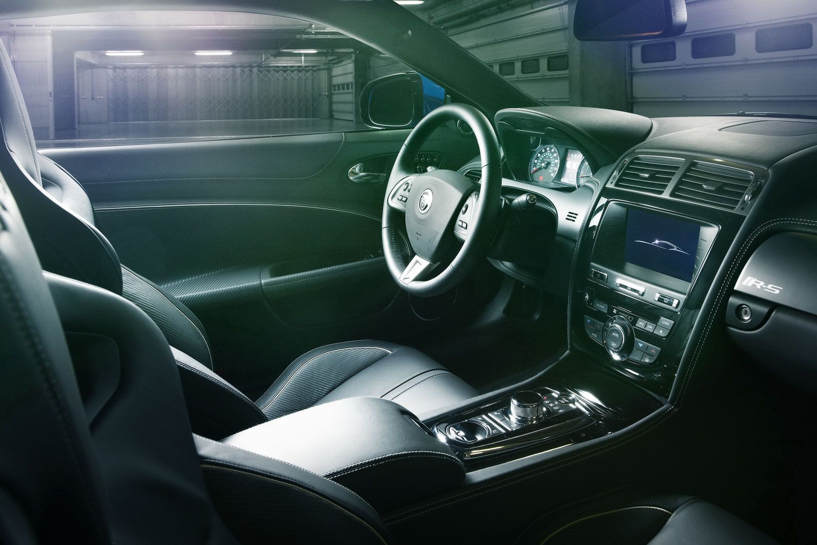 Jaguar XKR-S