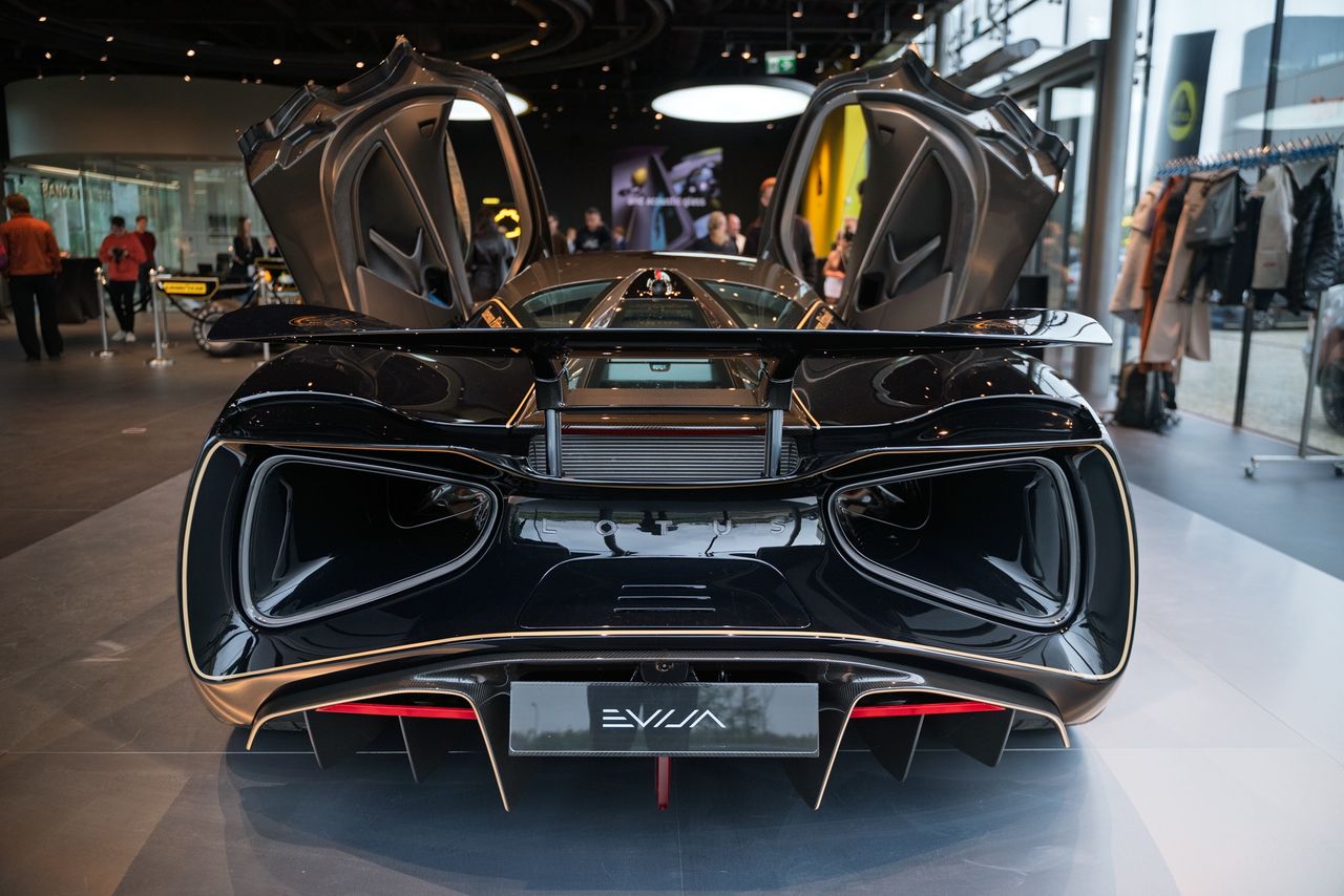 Otwarcie salonu Lotus Warszawa
