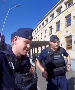 Wrzuciła 50 tys. zł do śmietnika. Nagle pojawili się policjanci. Jest nagranie z akcji
