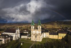 Europejska perła baroku. Strefa kibica na terenie... opactwa