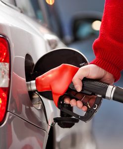 Wlewał paliwo do bagażnika. Tak 52-latek oszukiwał stacje benzynowe