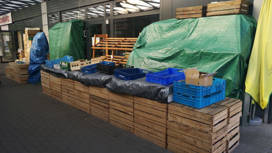 Na warszawskich bazarach zaczęto zamykać niektóre stoiska.