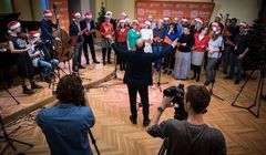 Pracownicy radiowej Jedynki nagrali „Hej Kolęda, Kolęda!” pod nadzorem Jana Pospieszalskiego
