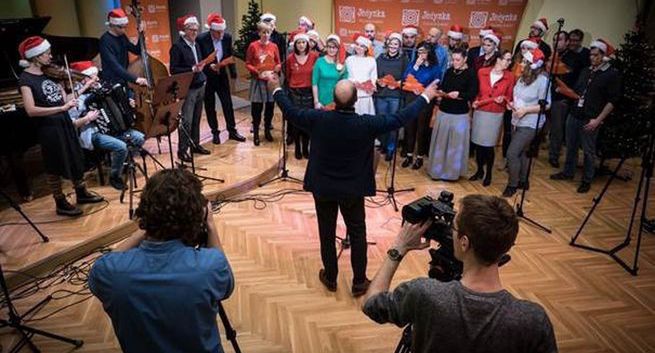 Pracownicy radiowej Jedynki nagrali „Hej Kolęda, Kolęda!” pod nadzorem Jana Pospieszalskiego