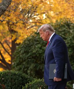 Wybory w USA. Donald Trump nadal nie godzi się z porażką. Próbuje wpływać na elektorów