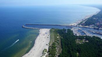 Ustka: Na plaży i promenadzie tłumy turystów