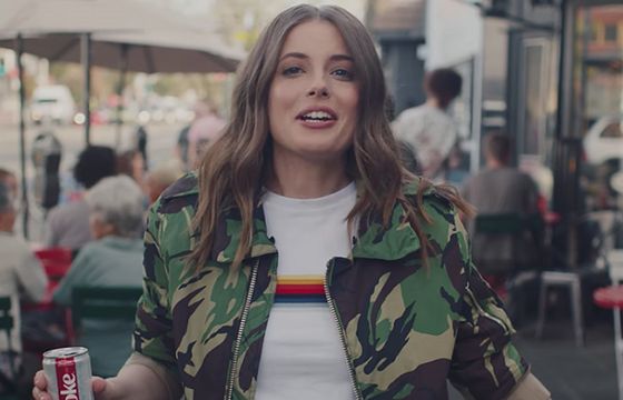 Diet Coke z pierwszą od 21 lat reklamą na Super Bowl, jej bohaterką Gillian Jacobs (wideo)