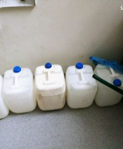 Śląskie. Kradli paliwo na przydrożnym parkingu w Bycinie. Byli w połowie setki