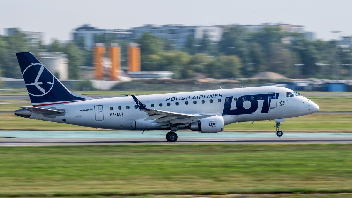 Polskie Linie Lotnicze LOT zapowiedziały, że 2022 r. zamkną zyskiem na poziomie 100 mln zł. Ostateczne wyniki finansowe będą znane po audycie sprawozdania