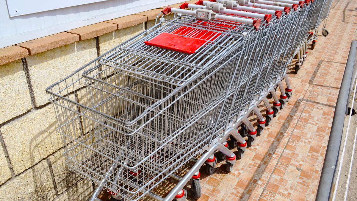 Nieznana funkcja wózków sklepowych. Prawie nikt o tym nie wie