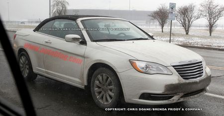 Chrysler 200 kabrio przyłapany przed premierą!