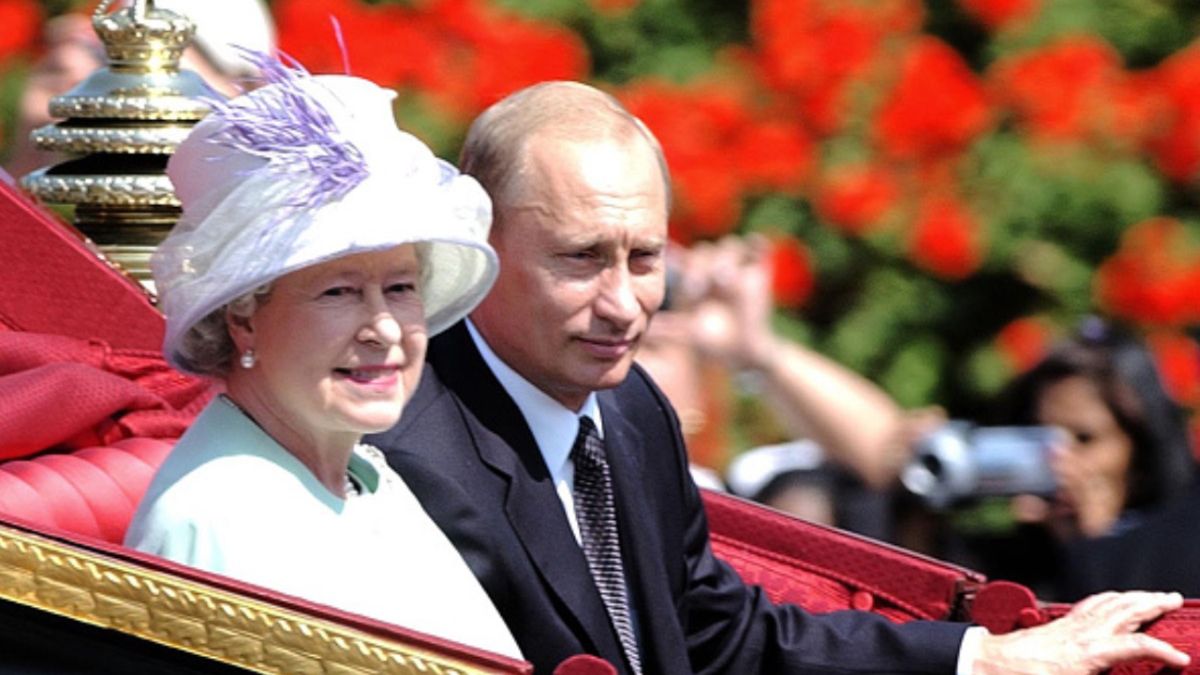 Królowa Elżbieta w subtelny sposób dała do zrozumienia, jakie ma zdanie na temat prezydenta Rosji 