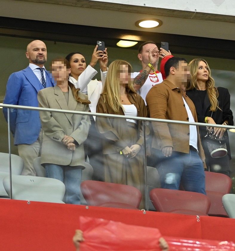 Rafał Brzoska, Omenaa Mensah, Radosław Majdan i Małgorzata Rozenek na meczu Polska-Turcja