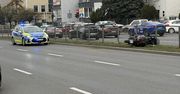 Warszawa: Wypadek w Wilanowie. Motocyklista w szpitalu, kierowca auta uciekł