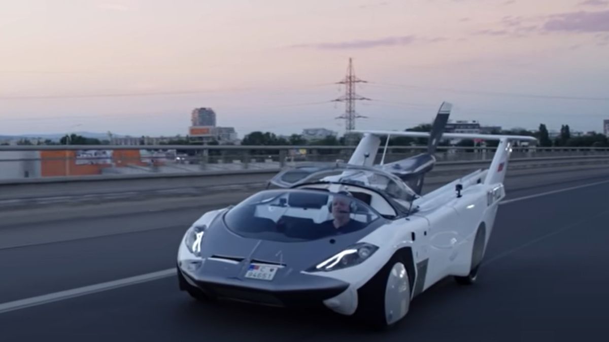 NIezwykłe auto ze Słowacji W niecałe 3 minuty zamienia się w samolot